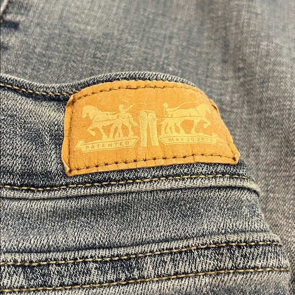 Levi 505 Straight Leg Jeans - Picture 6 of 9